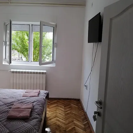 Apartman Nana Ягодина Екстериор снимка